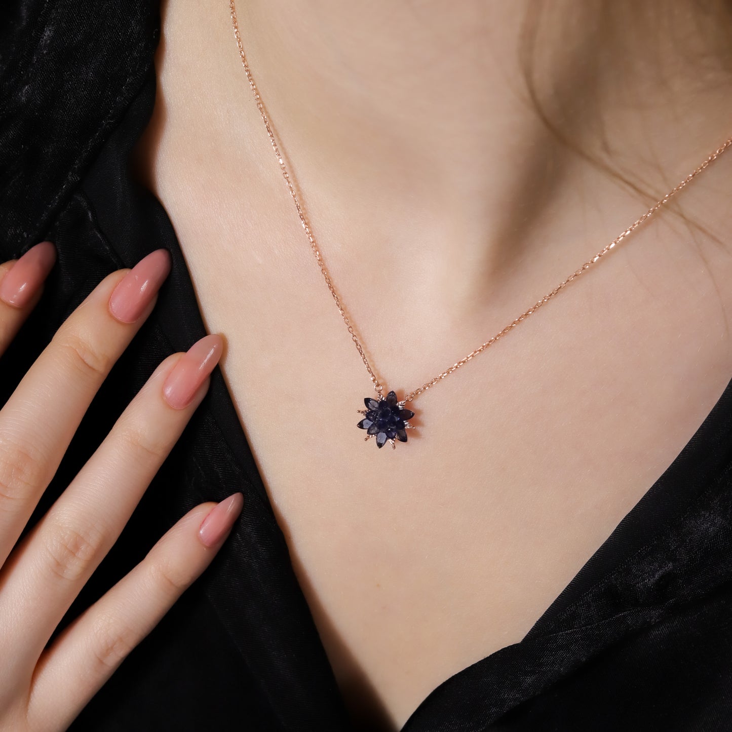 925 Ayar Gümüş Renkli Zirkon Lotus Kolye