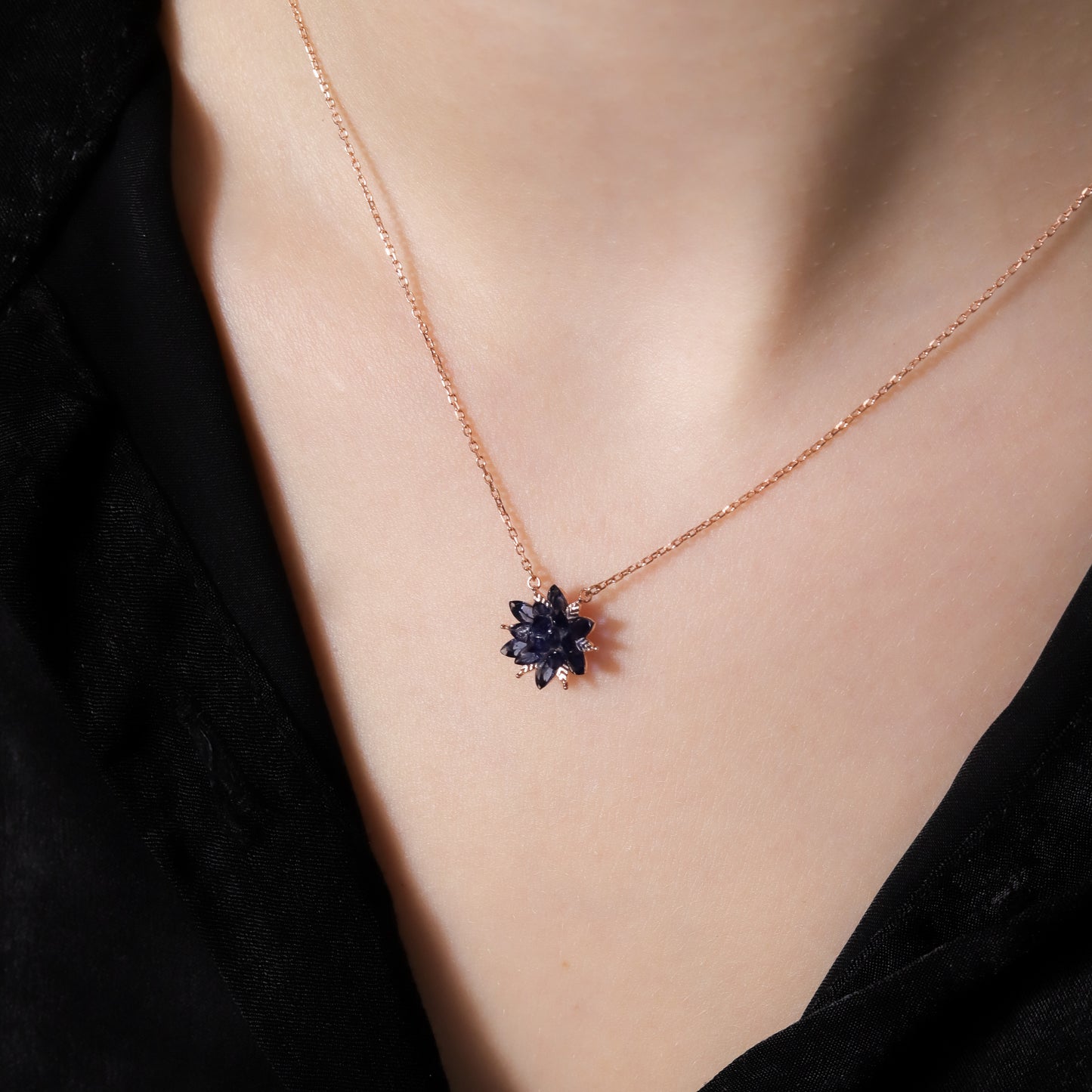 925 Ayar Gümüş Renkli Zirkon Lotus Kolye